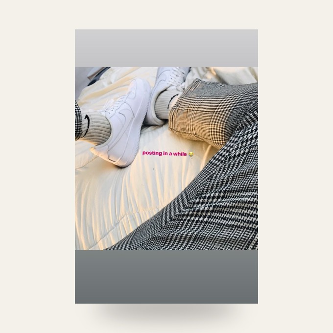 Footwear inventory review rail